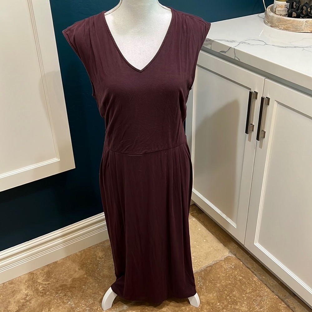 Old Navy Burgundy knit dress 👗